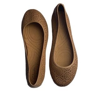 clarks indigo plush bea